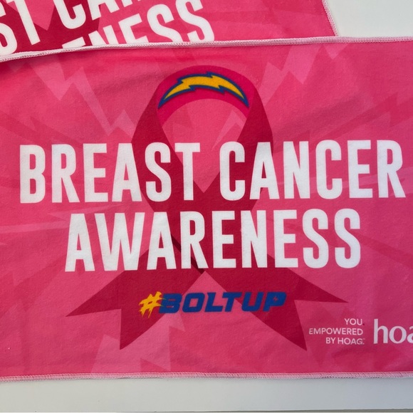 NFL L.A. Chargers Pink Breast Cancer Awareness Towels Set of 2 NEW C-10 - Picture 2 of 8